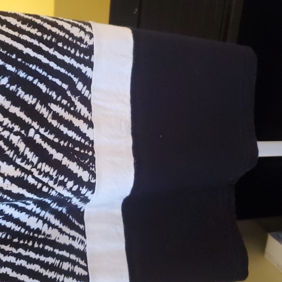 TOP DESIGN DRESS, NWOT, blk/wht, cap sleeve, pullover, jersey. - Picture 9 of 9